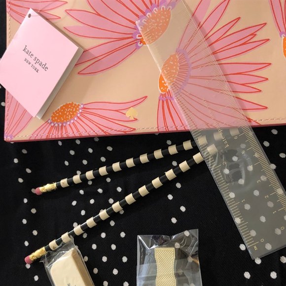 Falling Flower Pencil Pouch & Stationery 6-Piece Set. It is NEW. - Picture 4 of 15